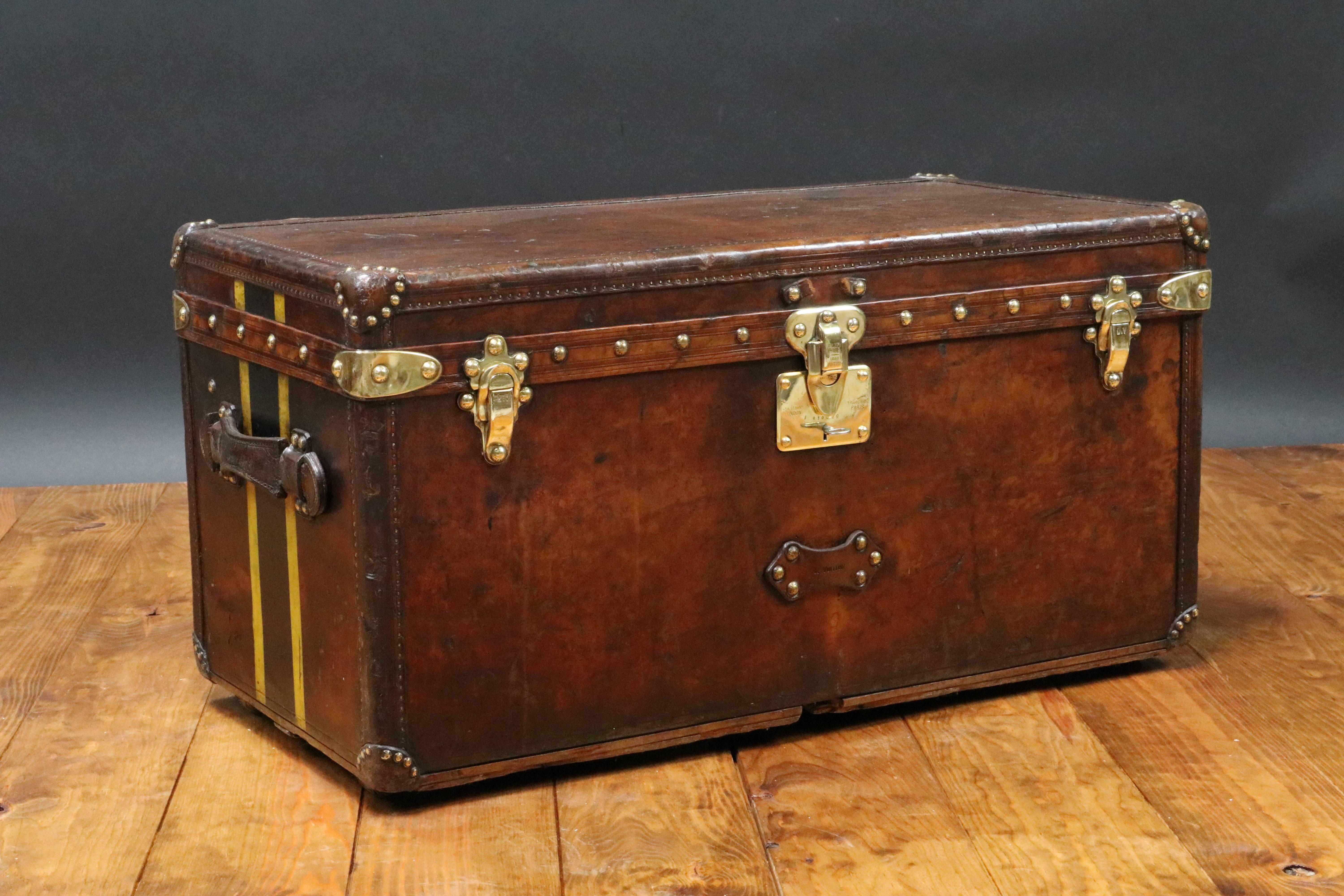 Early 20th Century 1920s Louis Vuitton Leather Trunk Malle Louis Vuitton Cuir