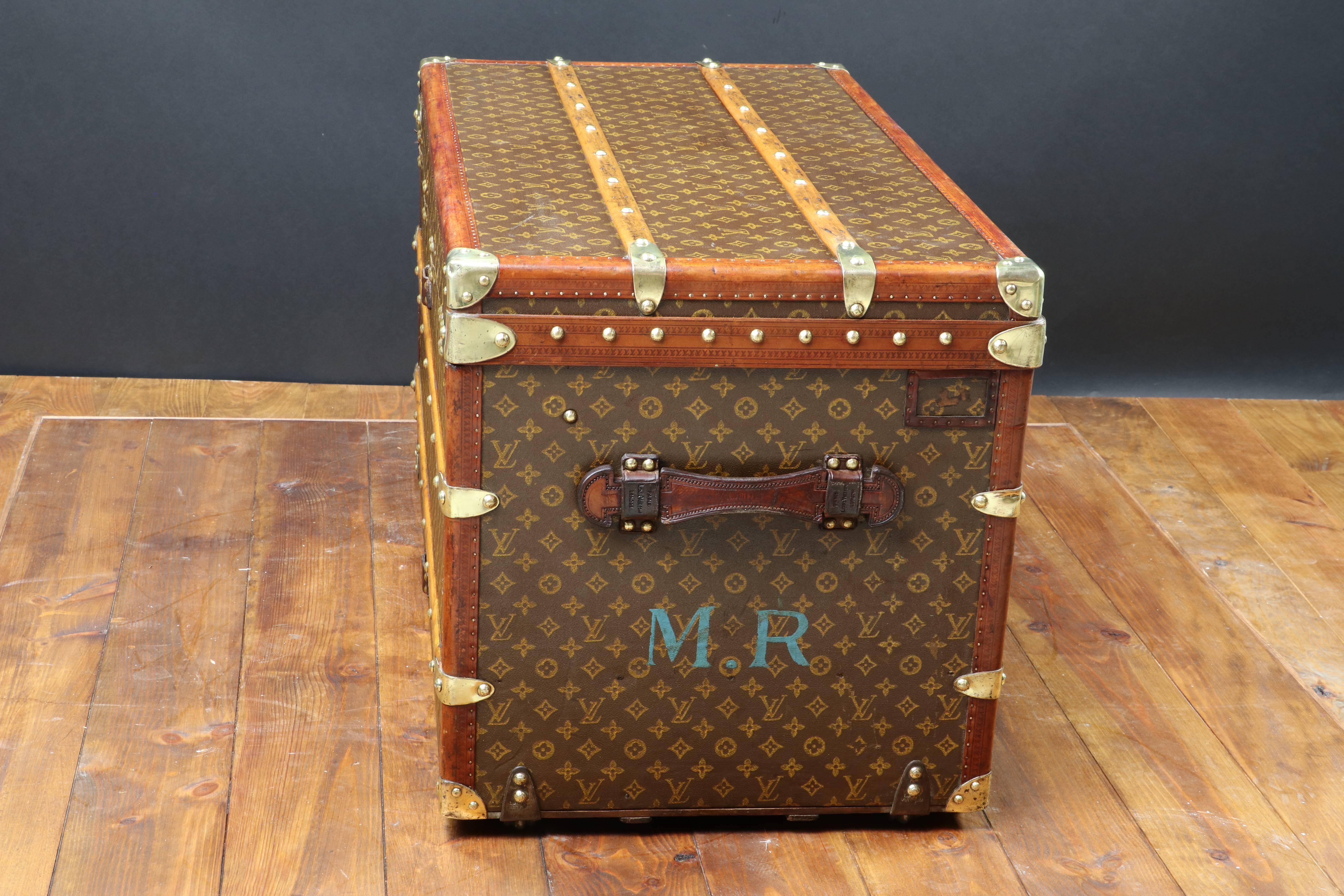 1920s Louis Vuitton Steamer Stencil Monogram Trunk In Excellent Condition In Haguenau, FR