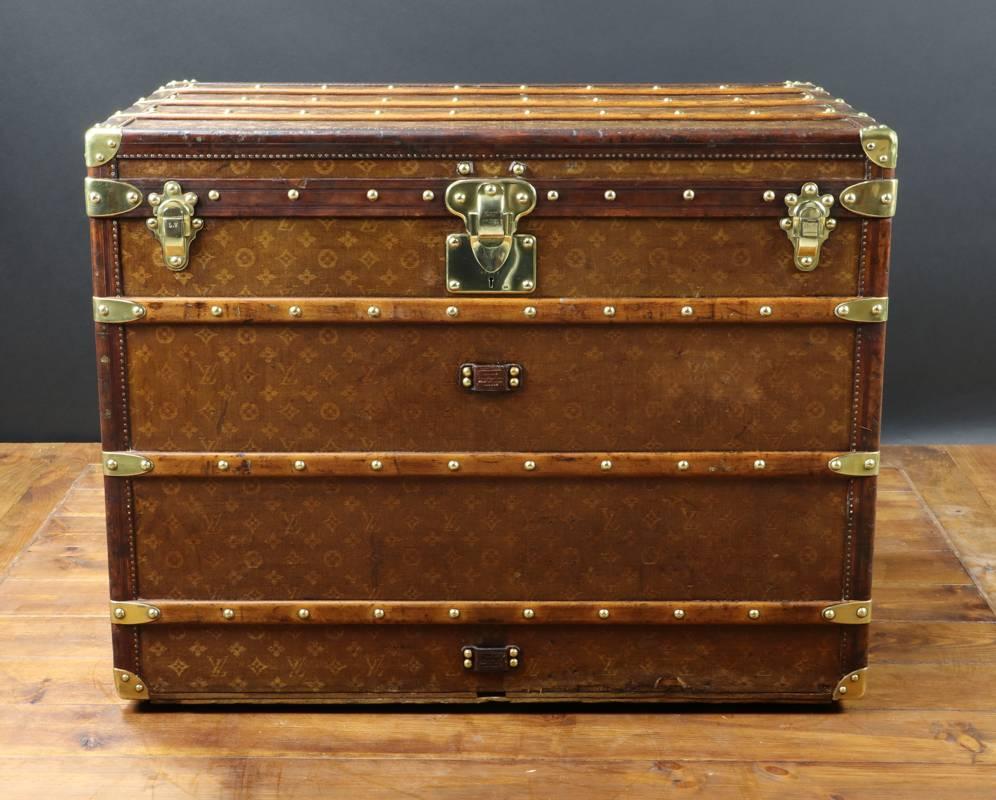 Louis Vuitton Wowen monogram trunk.
Completly original without Restauration (only clean).
First serie with include:
Brass parts (Lock, hasp, handel).
Leather border.
Three original trays include.
Size in cm 90 wide X 70 height X 58 deep.
