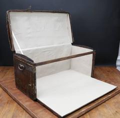 Coffre en cuir du 18e siècle