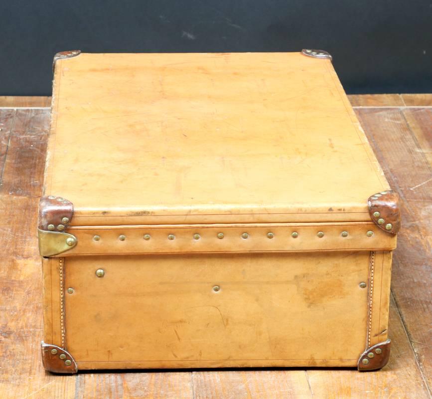 1930 Louis Vuitton Leather Suitcase  In Excellent Condition In Haguenau, FR