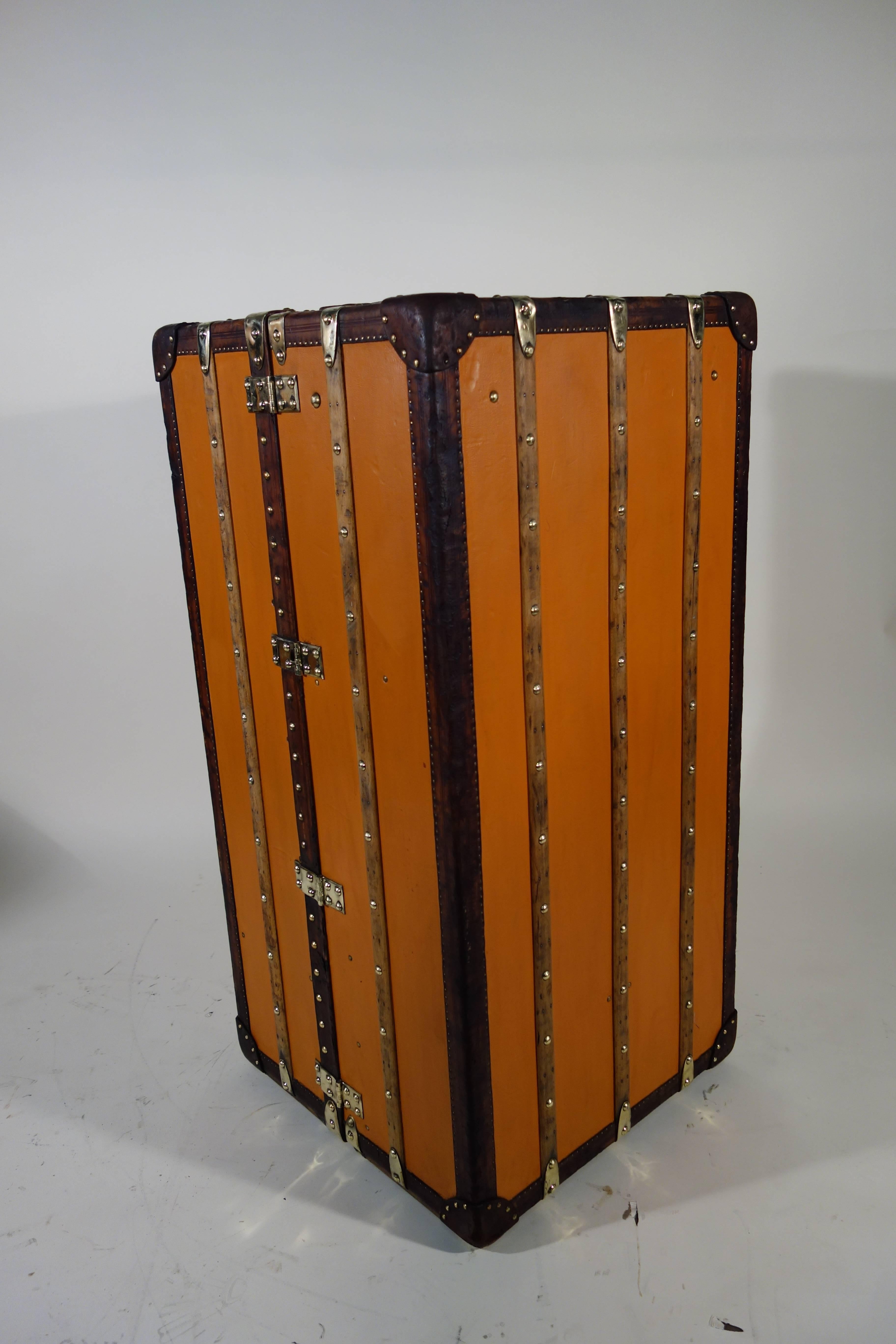 Early 20th Century Louis Vuitton Wardrobe Trunk in Orange Vuitonitte For Sale