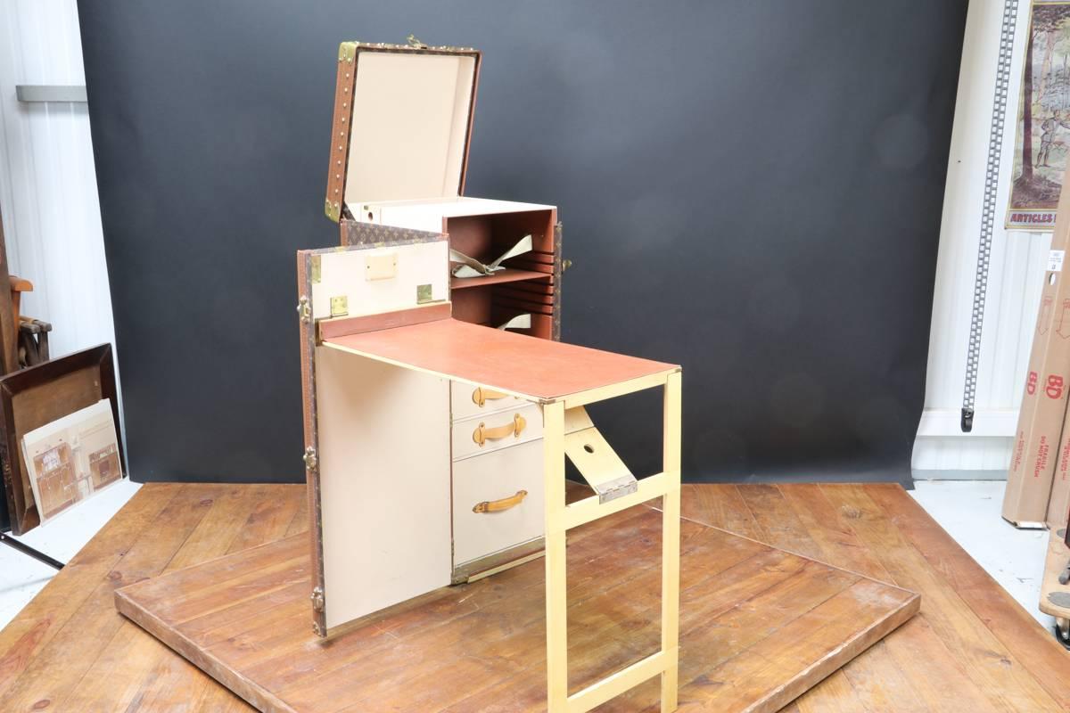 Seltene und exquisite Louis Vuitton Stokowski-Schreibtischtruhe des 20. Jahrhunderts im Zustand „Hervorragend“ im Angebot in Haguenau, FR