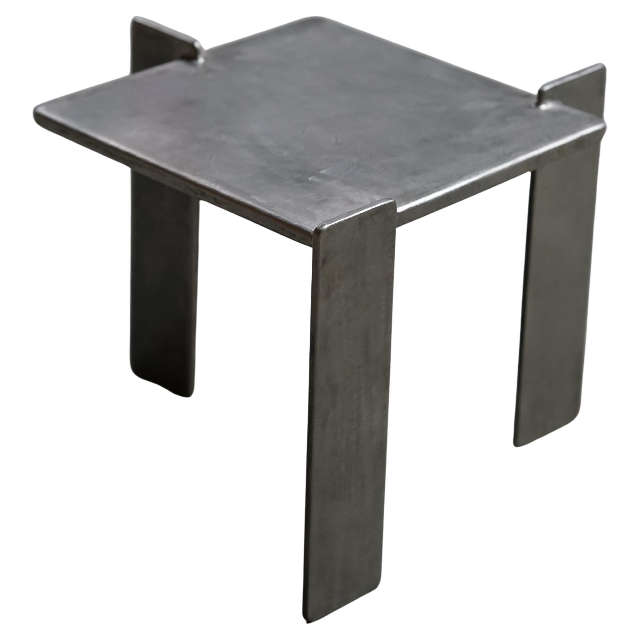 table latérale en acier en vente