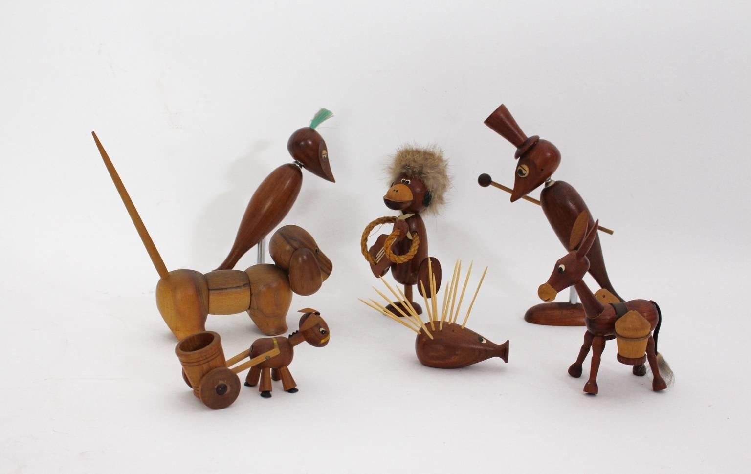 Selección Vintage de Siete Animales de Madera de Teca Moderna Escandinava, Años 60 Dinamarca Danés en venta