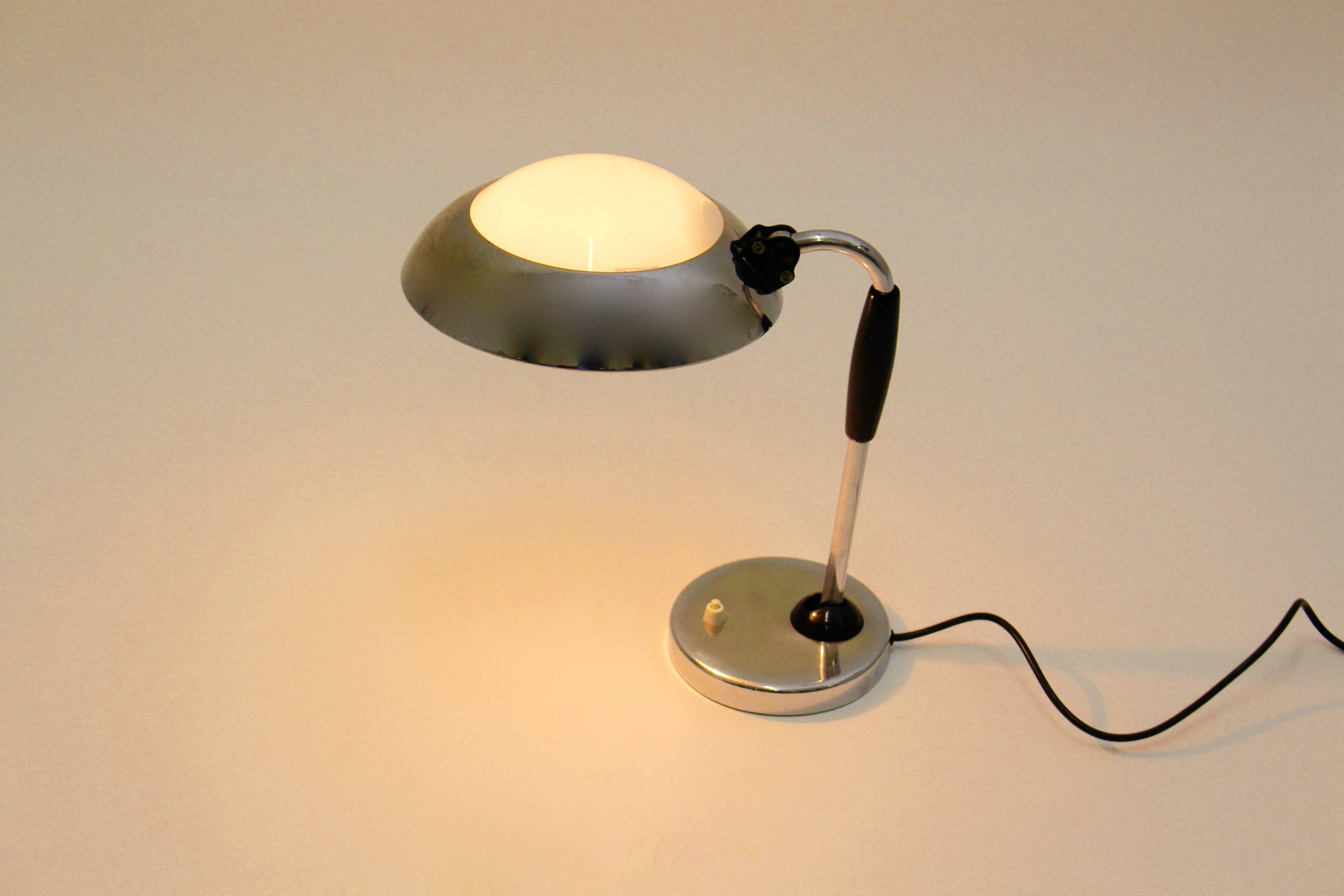 Métal Lampe de bureau en métal Bauhaus vintage attribuée à Christian Dell, Allemagne, années 1930 en vente