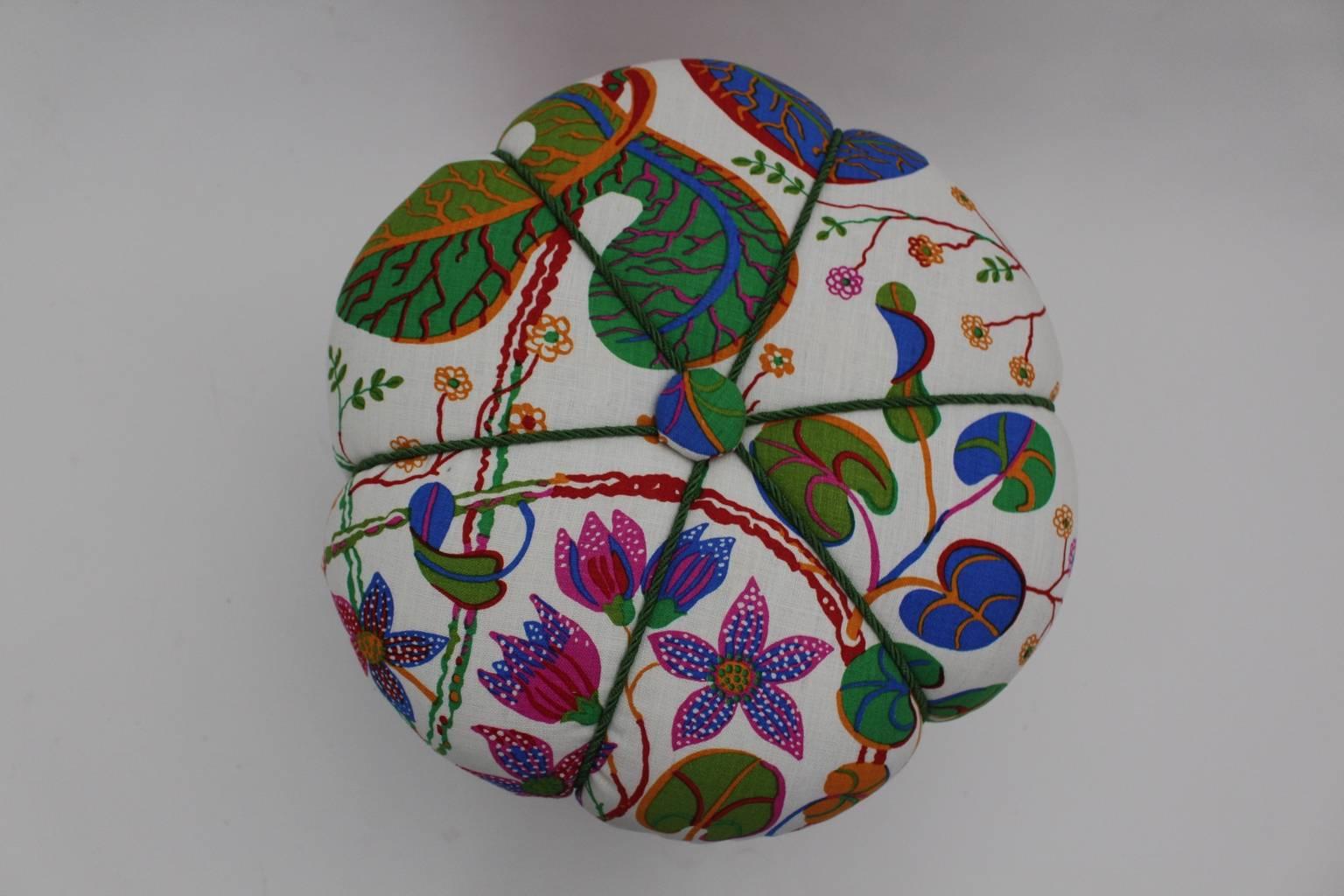 Austrian Art Deco Stool with Original Josef Frank Fabric, circa 1939 3