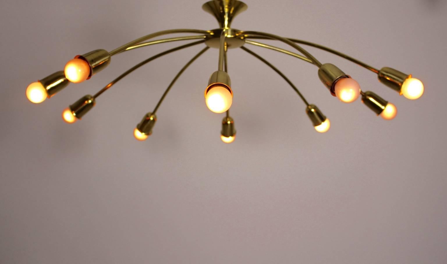 J. T. Kalmar Sunburst Monture encastrée vintage en laiton moderne du milieu du siècle Vienne, années 1950 Bon état - En vente à Vienna, AT