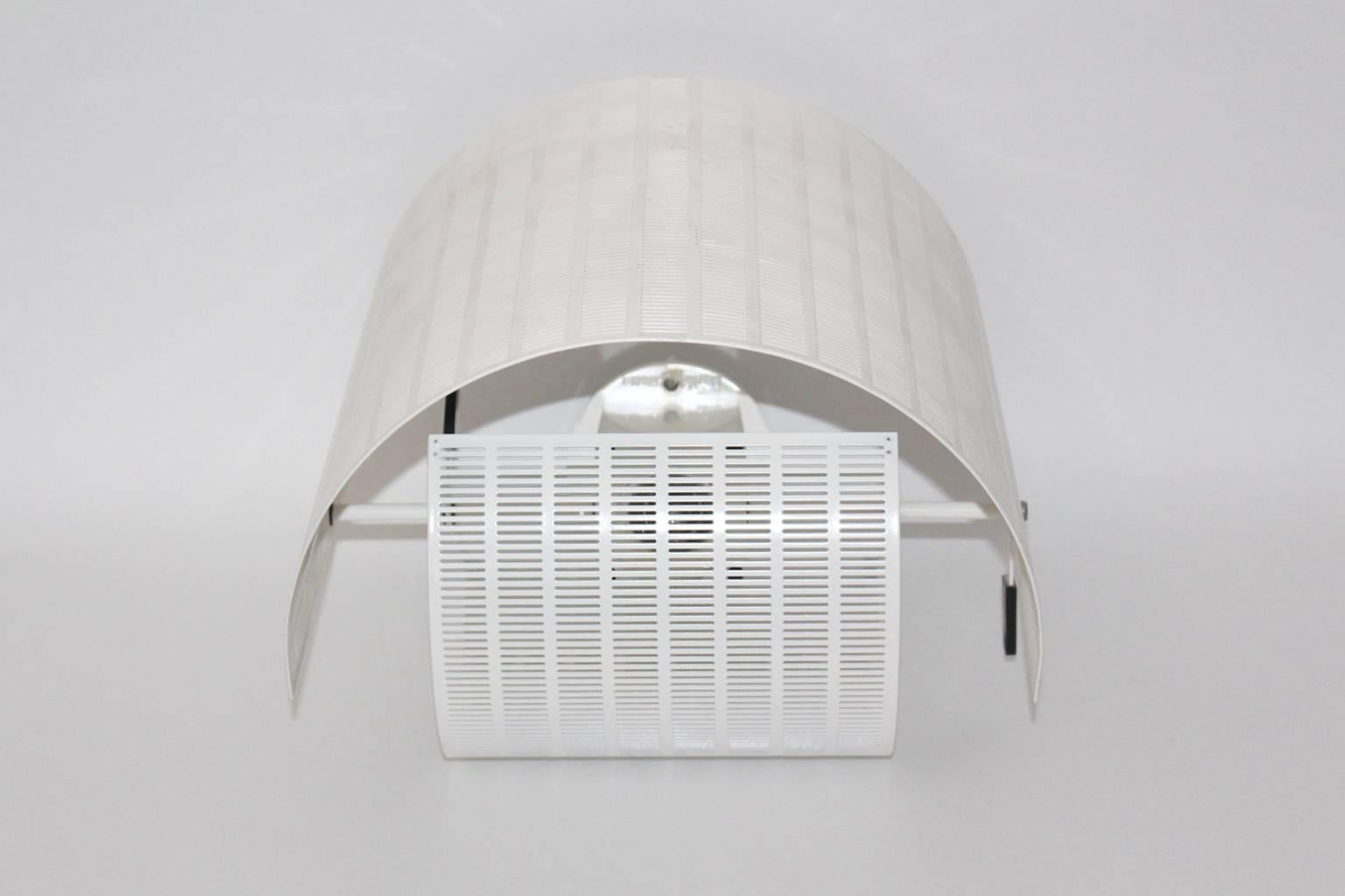 Late 20th Century Postmodern White Vintage Sconce or Wall Light Shogun by Mario Botta, 1986 Italy For Sale