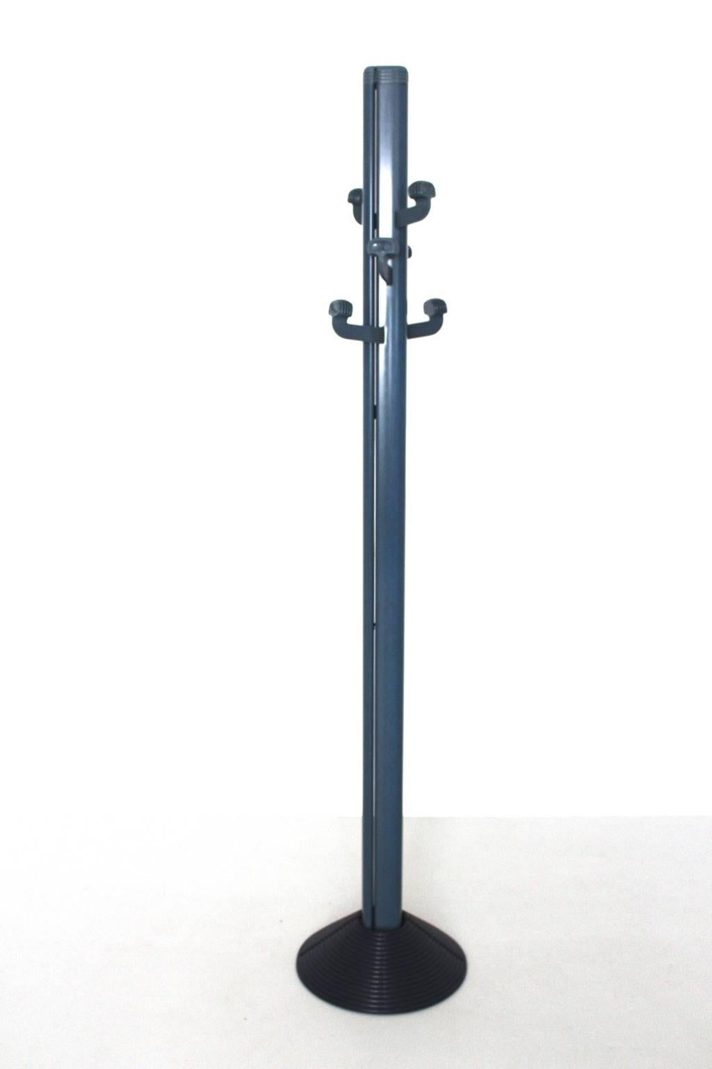 Moderner blauer Dilemma Vintage Garderobenständer mit Leiterständer, Giancarlo Piretti 1984 (Stahl) im Angebot