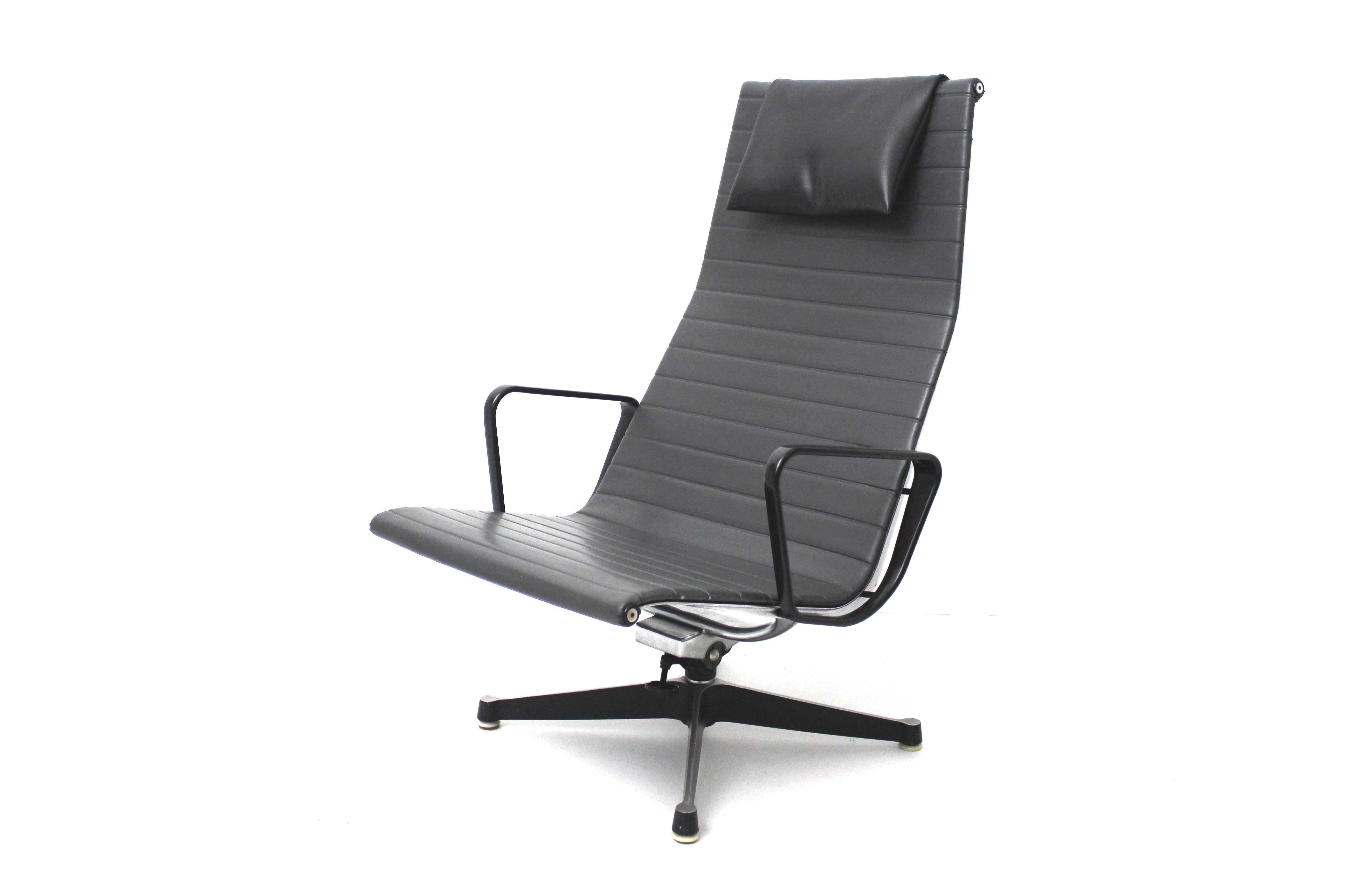 Mid-Century Modern Mid Century Modern Vintage Aluminum Office Desk Chair Ray & Charles Eames 1958 For Sale