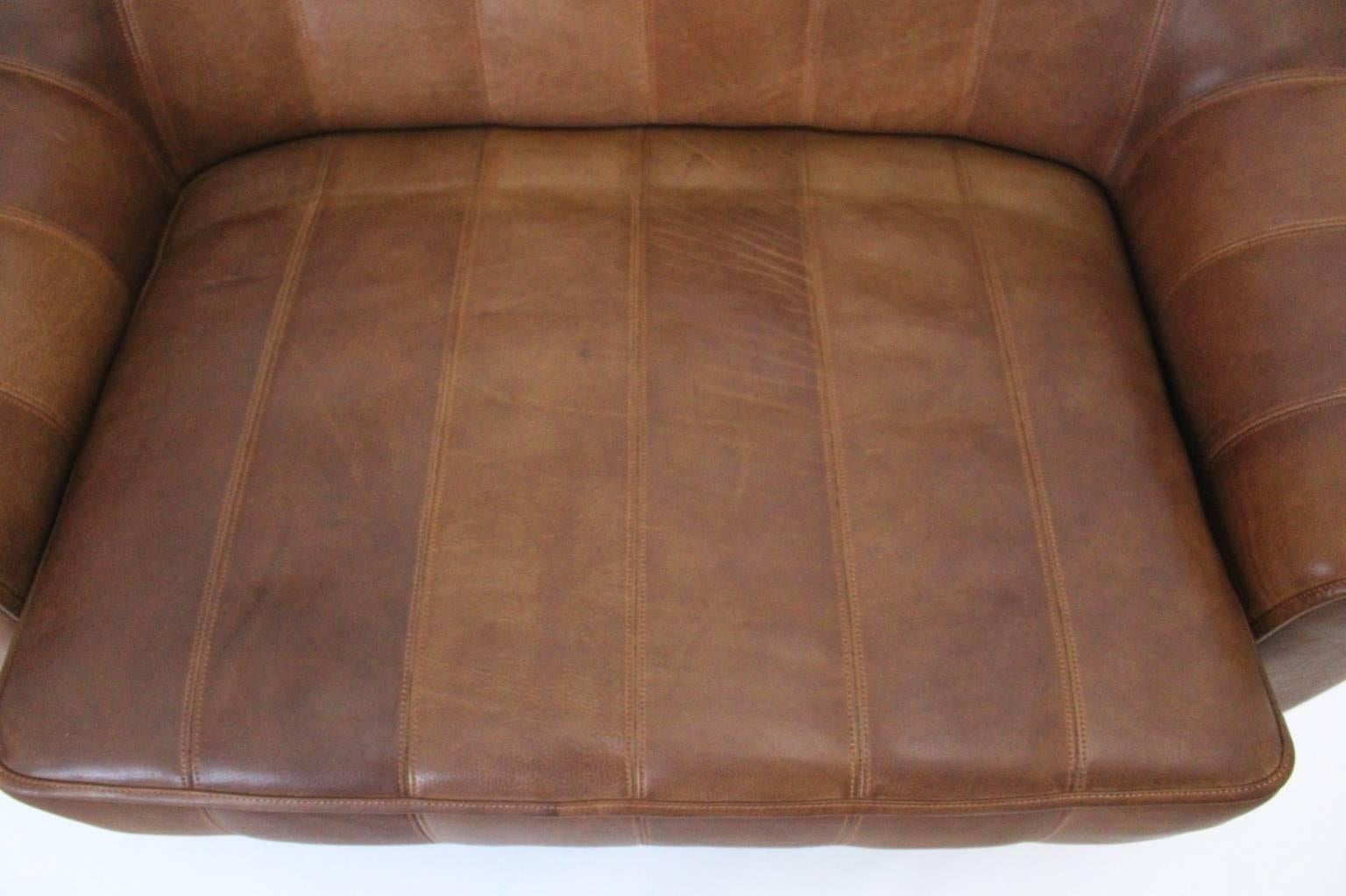 Mid Century Modern Vintage De Sede Cognac Leather Loveseat c 1970, Switzerland In Good Condition In Vienna, AT