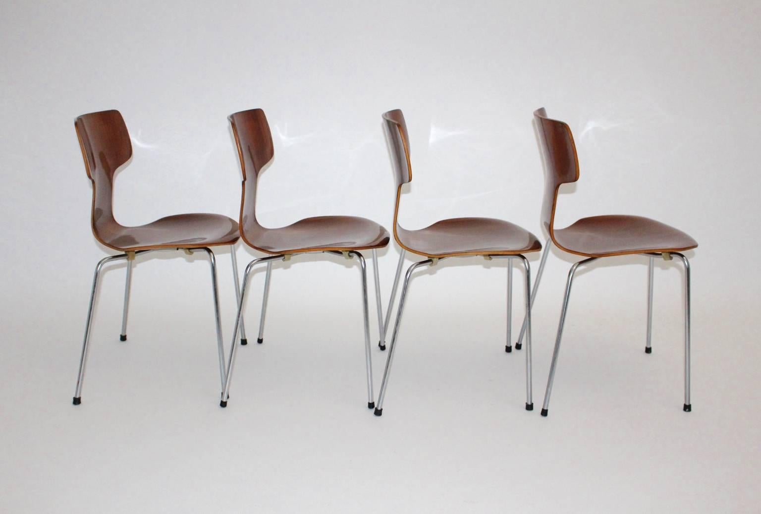 Mid-Century Modern Chaises en teck vintage modernes du milieu du siècle dernier d'Arne JacobsenDenmark pour Fritz Hansen  en vente