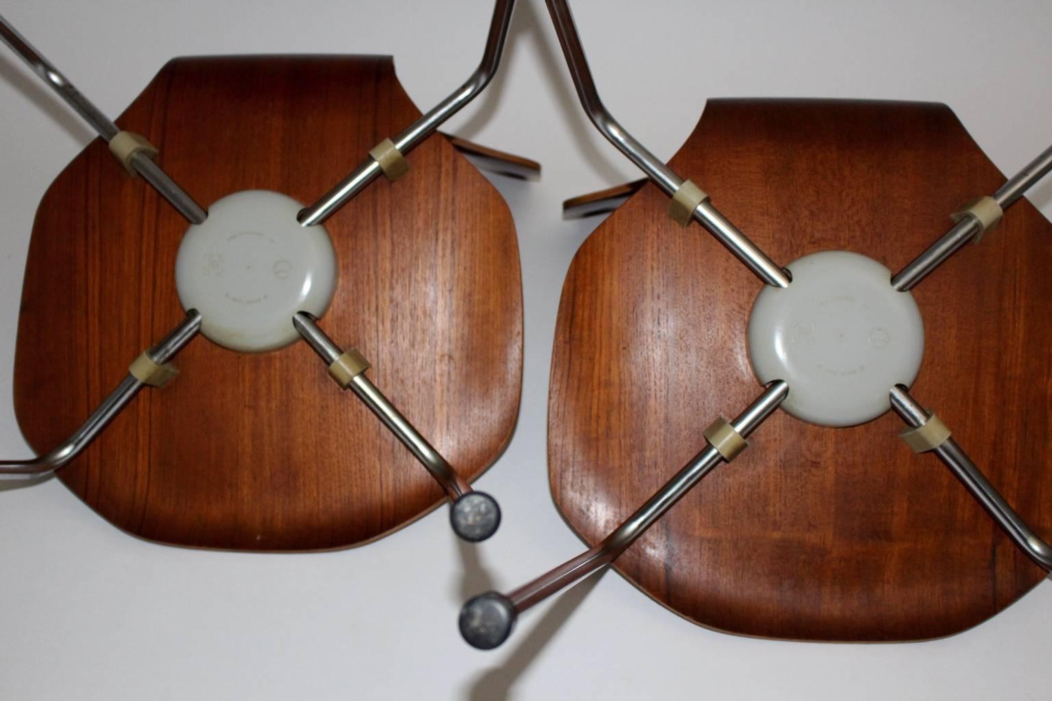 Mid Century Modern Vintage Teak Chairs by Arne JacobsenDenmark for Fritz Hansen  For Sale 2