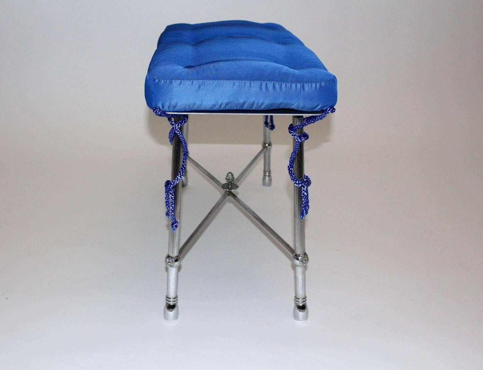 Banc en métal bleu moderne du milieu du siècle dernier, attribué à la Maison Jansen, France en vente 1