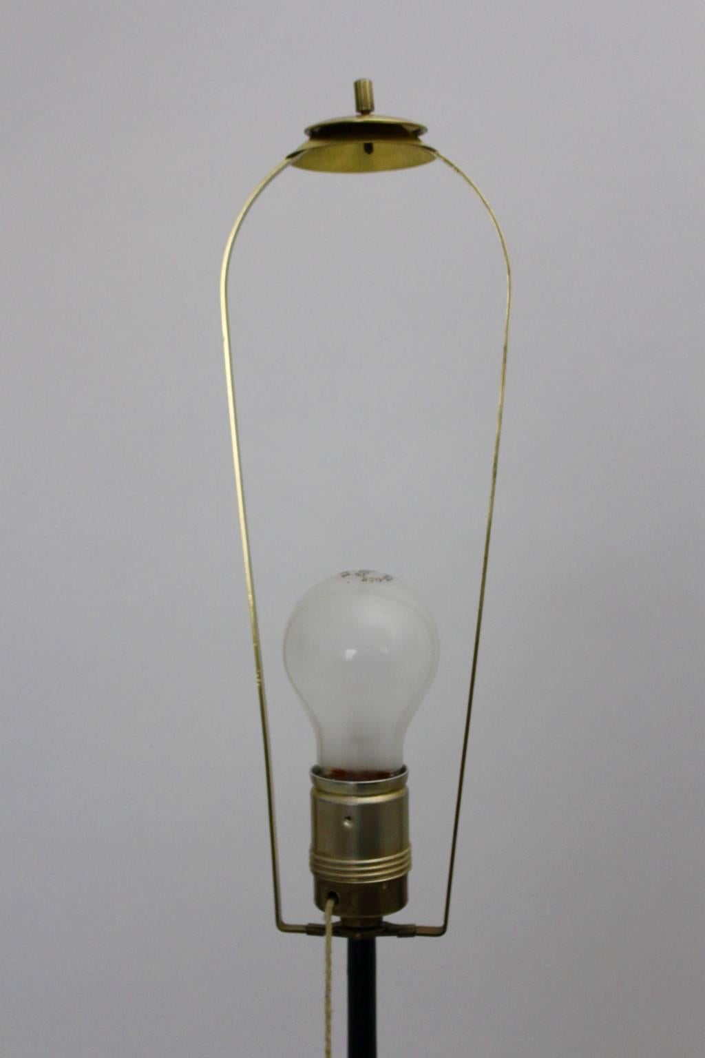 Lampadaire vintage en laiton noir de style mi-siècle moderne J. T. Kalmar, Vienne, vers 1960 en vente 1