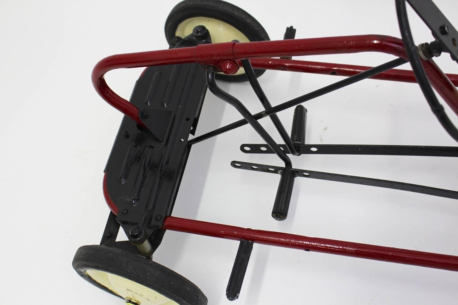 Rotes Vintage-Spielzeug-Pedalwagen fr Kinder, Mid-Century Modern, 1950er Jahre im Angebot 1