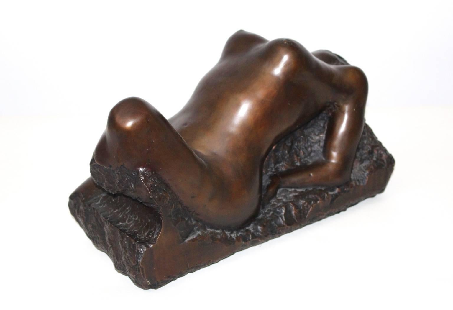 20ième siècle Torse de femme moderniste en bronze Oskar Bottoli 1980 Autriche en vente