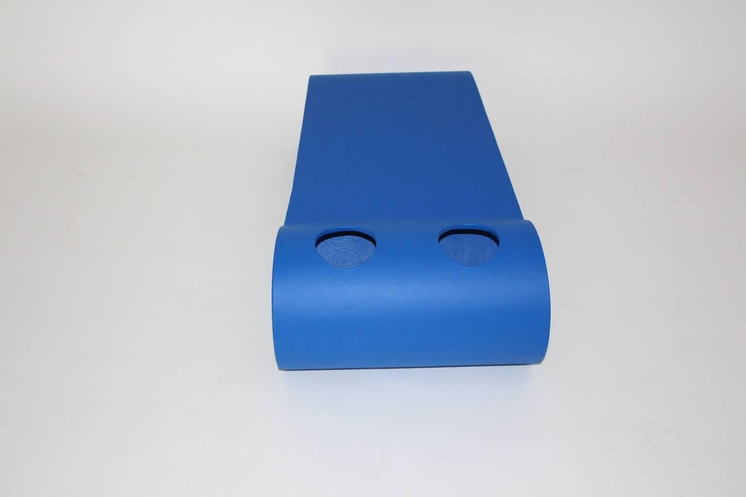 Table basse Loop moderne en ciment bleu Willy Guhl, 1995, Suisse en vente 1