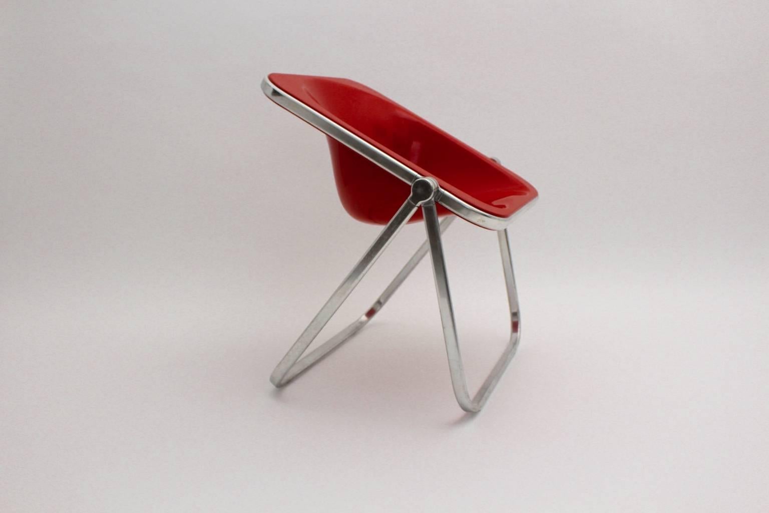 Giancarlo Piretti Space Age Red Plastic Vintage Armchair Plona 1969, Italy In Good Condition For Sale In Vienna, AT