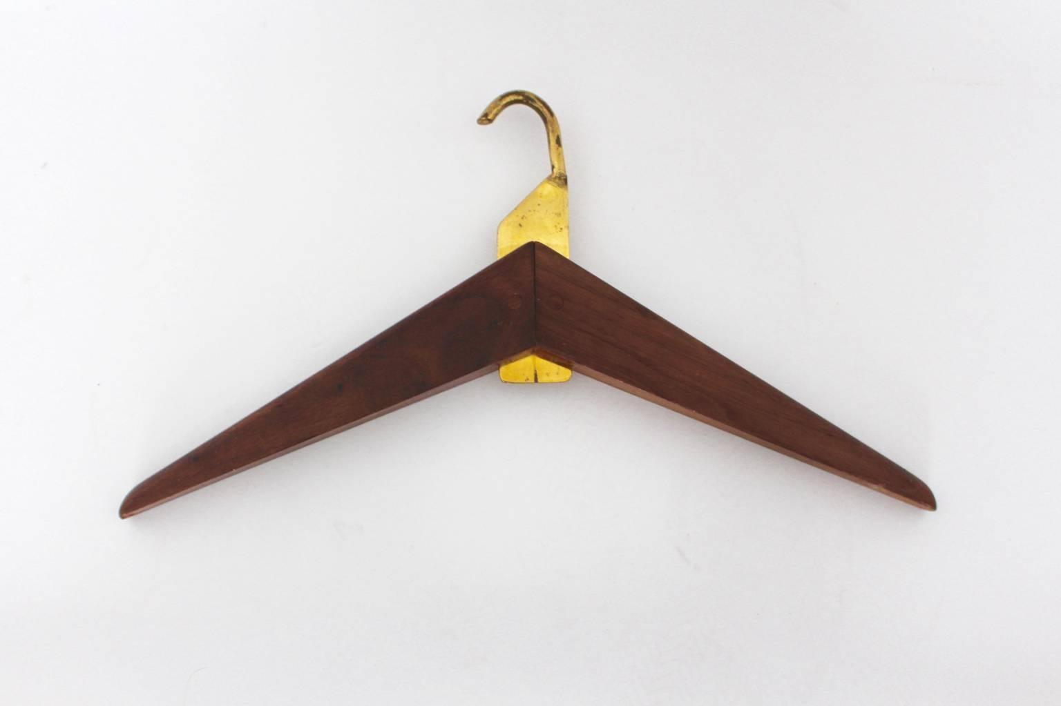 Mid-Century Modern Mid Century Modern Vintage Walnut and Brass Cloth Hanger, Italy, circa 1960 For Sale