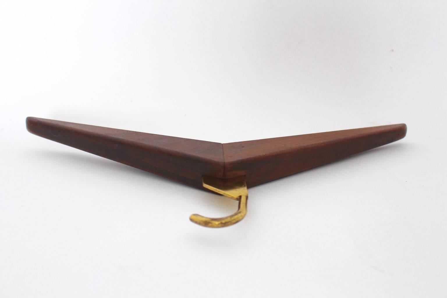 Mid-20th Century Mid Century Modern Vintage Walnut and Brass Cloth Hanger, Italy, circa 1960 For Sale