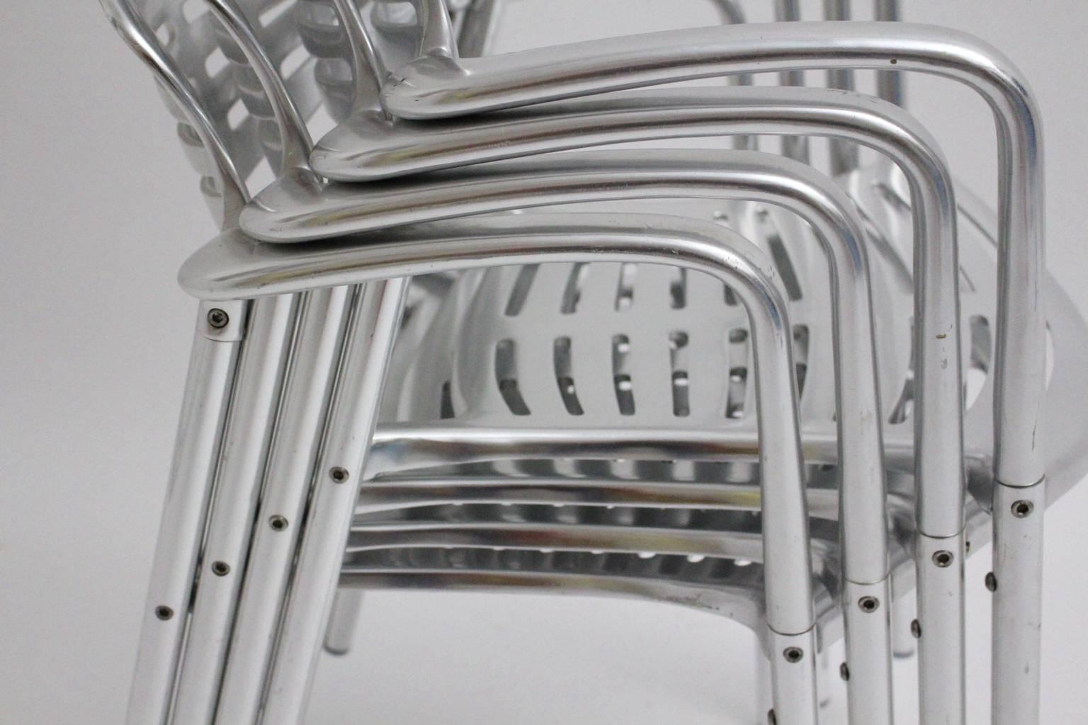 Moderne moderne Aluminium-Stapelstühle Gartenstühle Esszimmerstühle Jorge Pensi 1980er Jahre im Angebot 2
