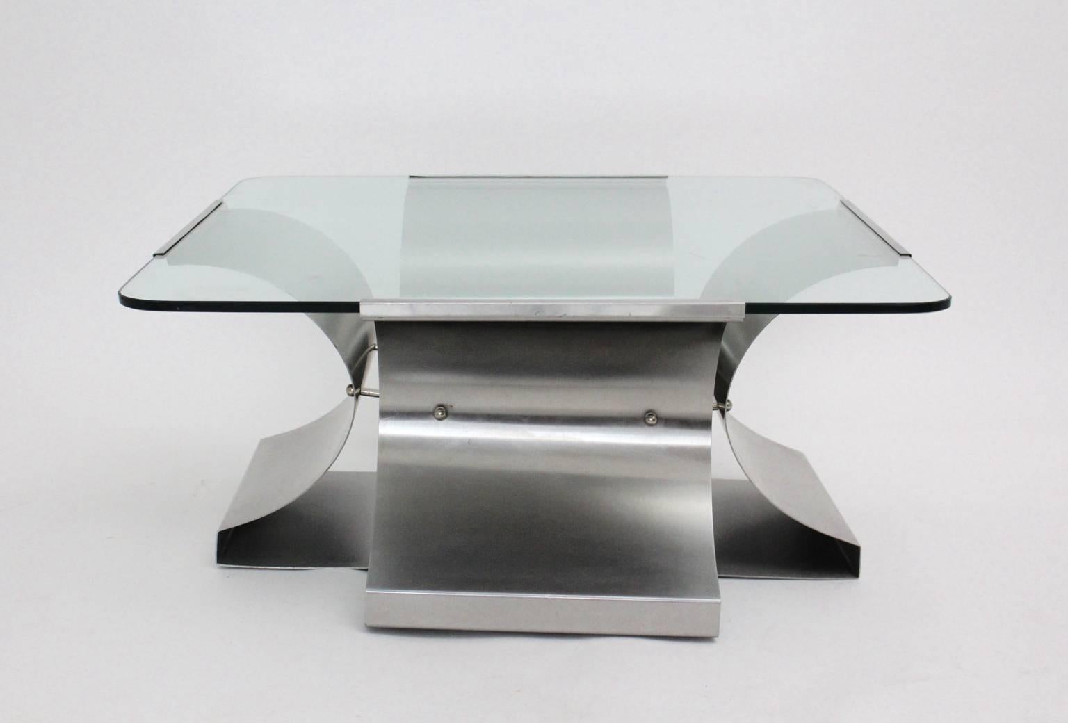 Space Age Vintage Metal Coffee Table by Francois Monnet, France, 1970s In Good Condition For Sale In Vienna, AT