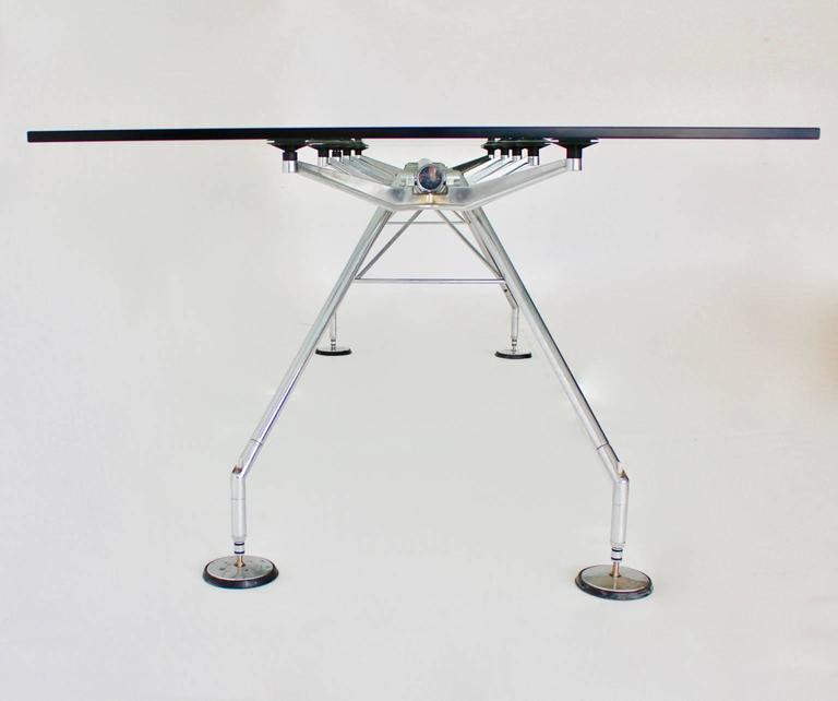 Modernist Vintage Chrome and Glass Dining Table Nomos by Sir Norman Foster 1986  For Sale 2