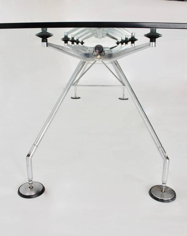 Modernist Vintage Chrome and Glass Dining Table Nomos by Sir Norman Foster 1986  For Sale 3