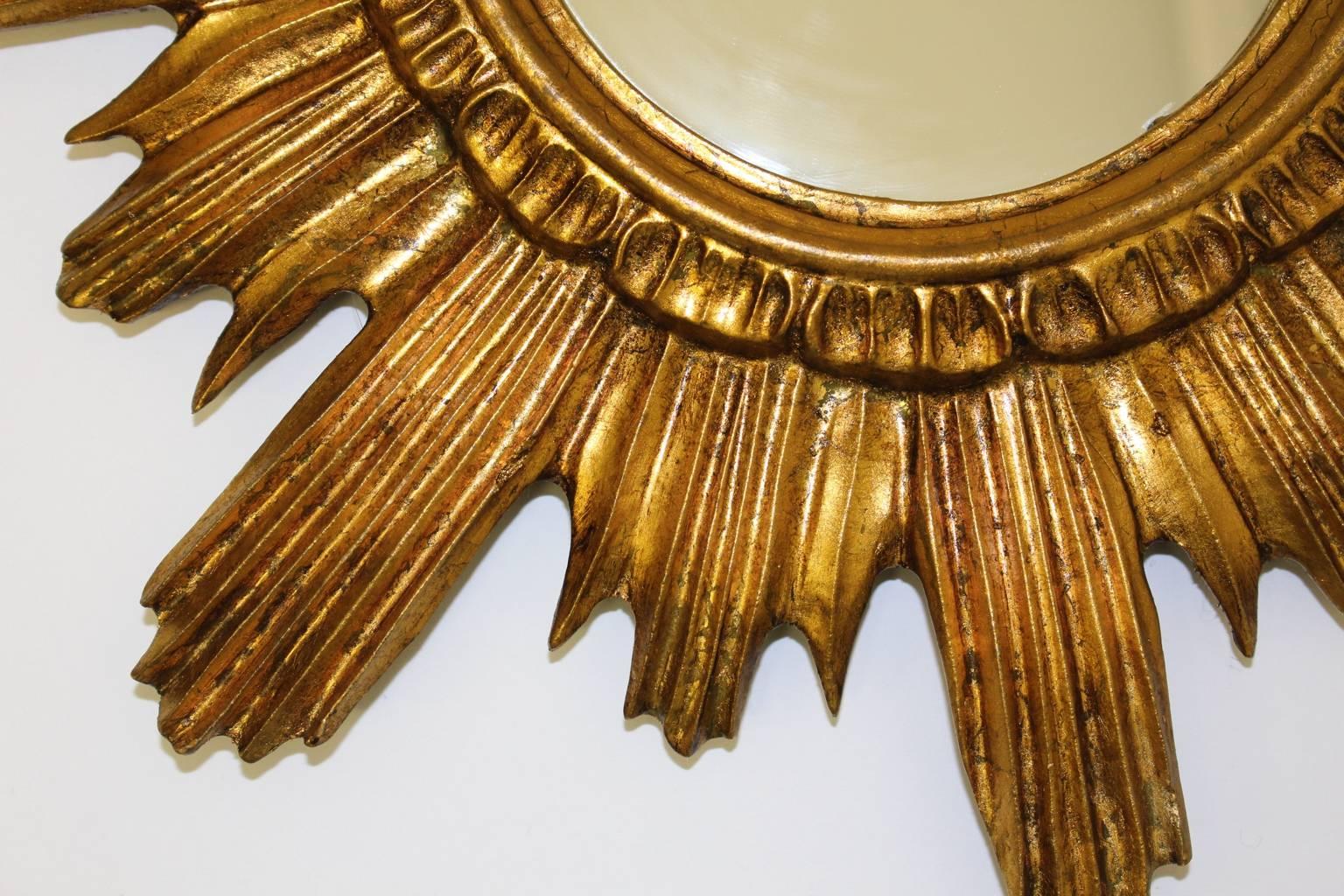 Italian Gilded Wooden Sunburst Vintage Mirror, 1960s In Excellent Condition In Vienna, AT