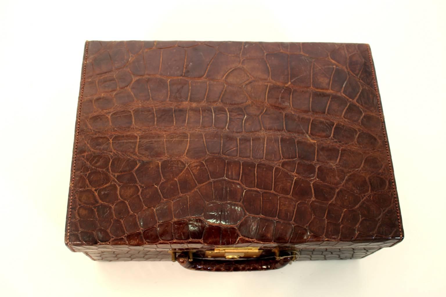 Art Deco Brown Vintage Alligator Leather Case, 1920s In Good Condition For Sale In Vienna, AT