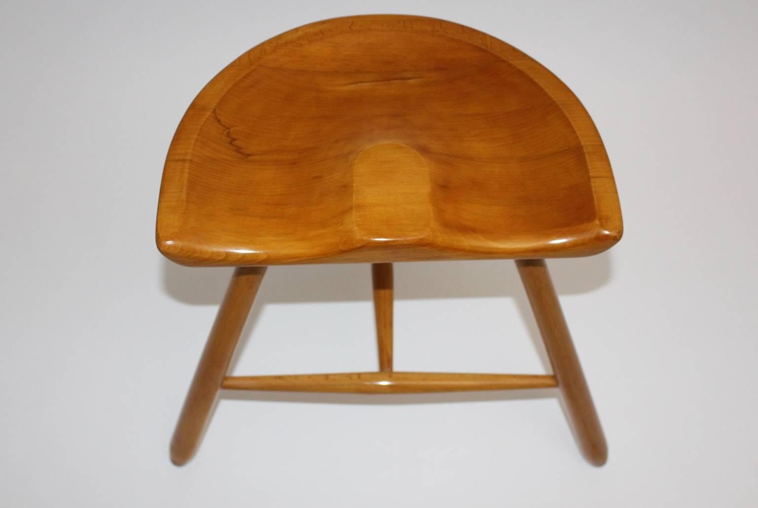 Art Deco Vintage Brown Maple Stool with Three Legs circa 1933 Vienna For Sale 5
