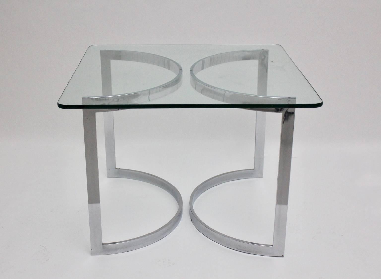 Moderner Vintage-Esszimmertisch aus der Mitte des Jahrhunderts, entworfen von William Plunkett und hergestellt von Merrow Associates, 1970, Vereinigtes Königreich.
Die Basis dieses großartigen sauberen und einfachen schicken Esszimmertisches kann