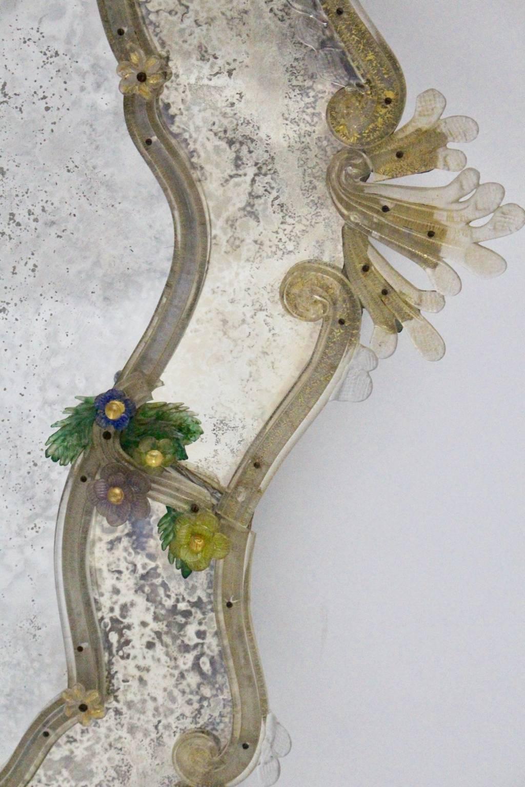 Mid-20th Century Mid Century Modern Vintage Wall Mirror with Multicolored Glass Flower 1950 Italy For Sale