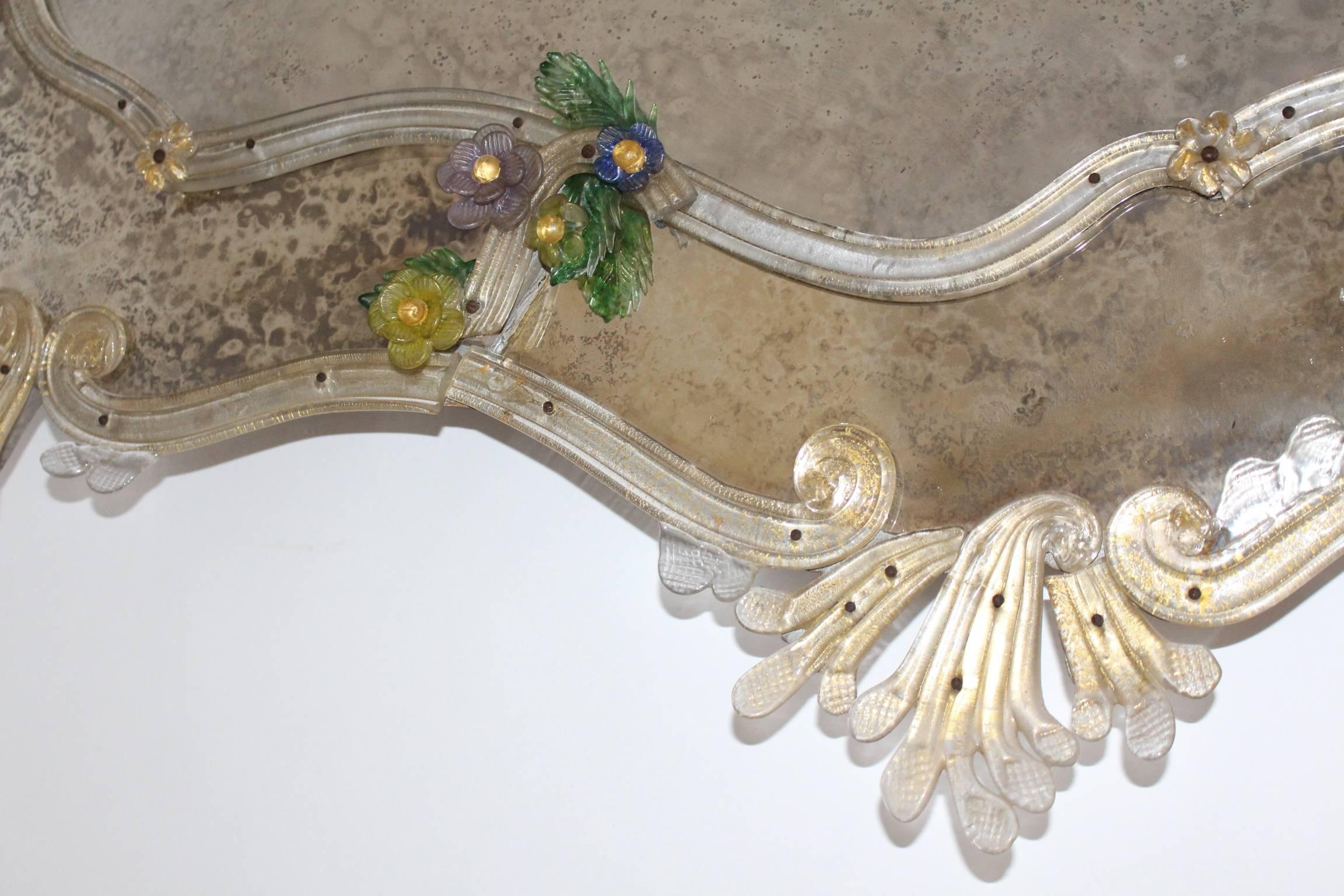 Mid Century Modern Vintage Wall Mirror with Multicolored Glass Flower 1950 Italy For Sale 2