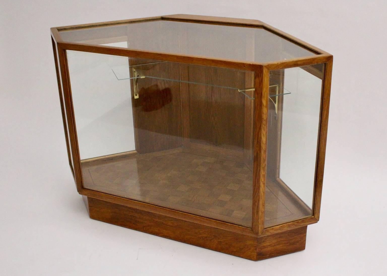 Austrian Art Deco Era Vintage Oak Glass Brass Thonet Showcase Vitrine Austria, circa 1920 For Sale