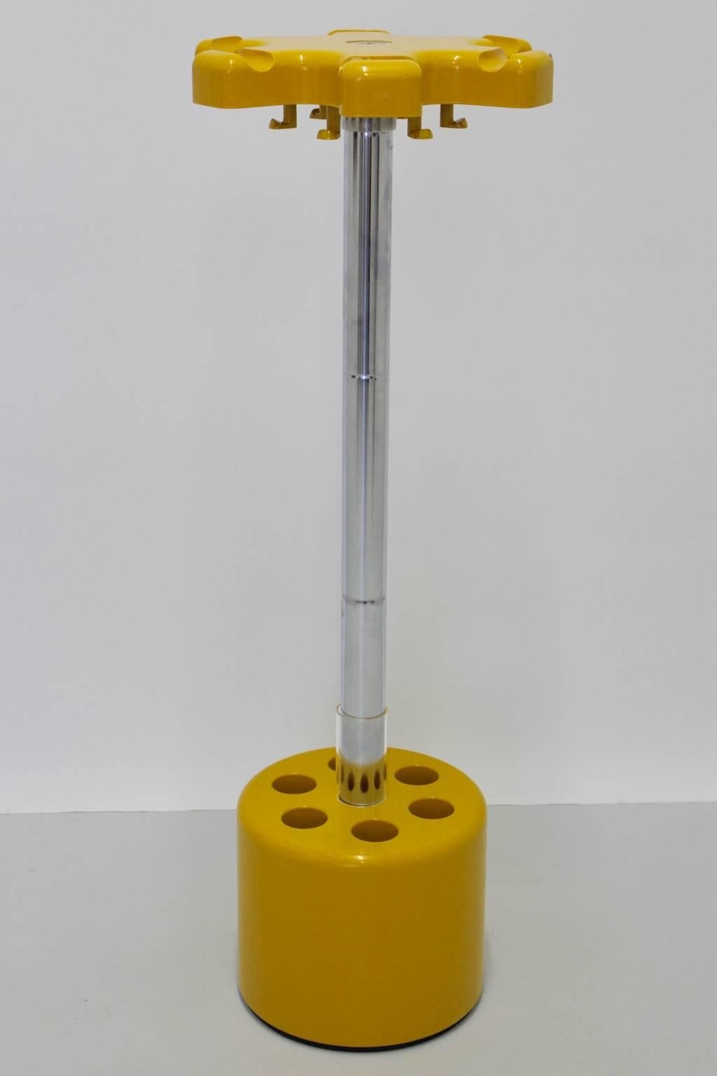 Mid-Century Modern Yellow Coat Stand Pop Art by Roberto Lucchi and Paolo Orlandini Italy circa 1970 For Sale