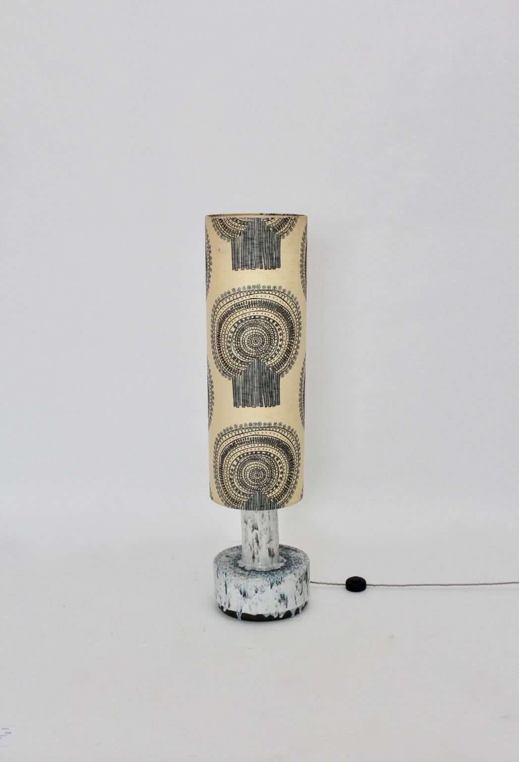 Keramik-Stehlampe, Mid-Century Modern, Pieter Groeneveldt, Niederlande im Zustand „Gut“ im Angebot in Vienna, AT