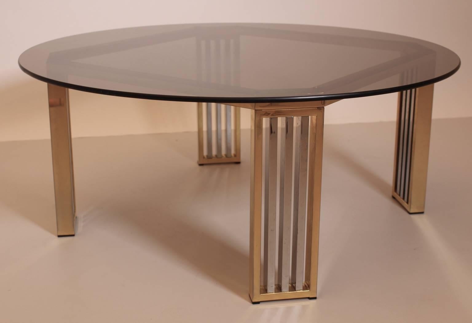 Laiton Table basse moderne du milieu du siècle dernier en chrome et laiton Italie, vers 1970 en vente