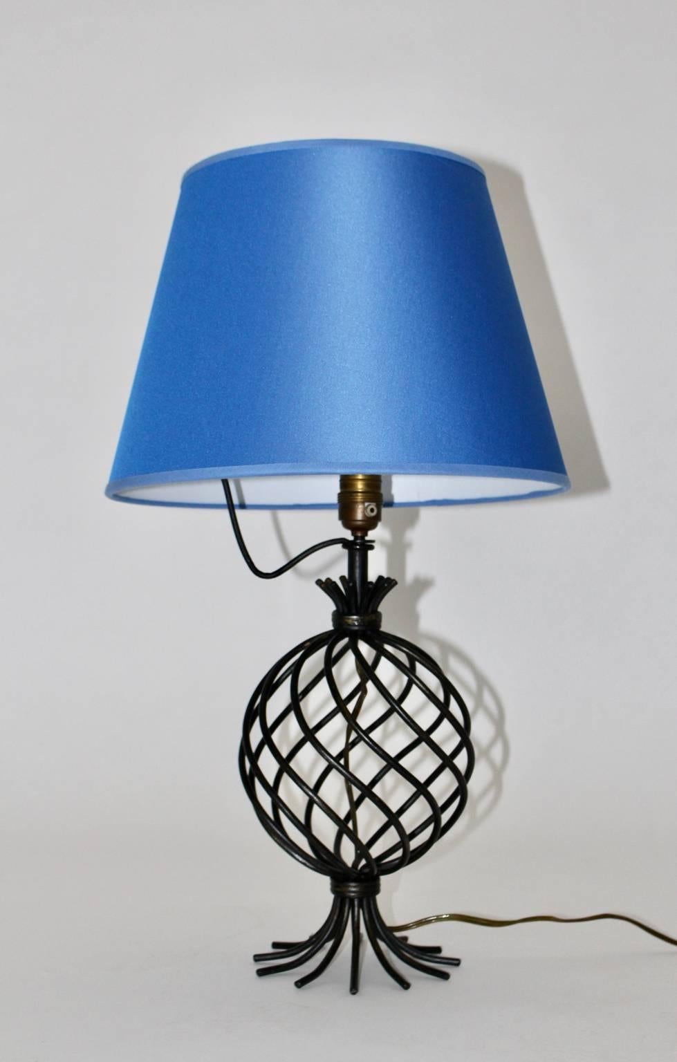 Moderne Metall-Tischlampe aus der Mitte des Jahrhunderts, Frankreich, 1950 (Moderne der Mitte des Jahrhunderts) im Angebot