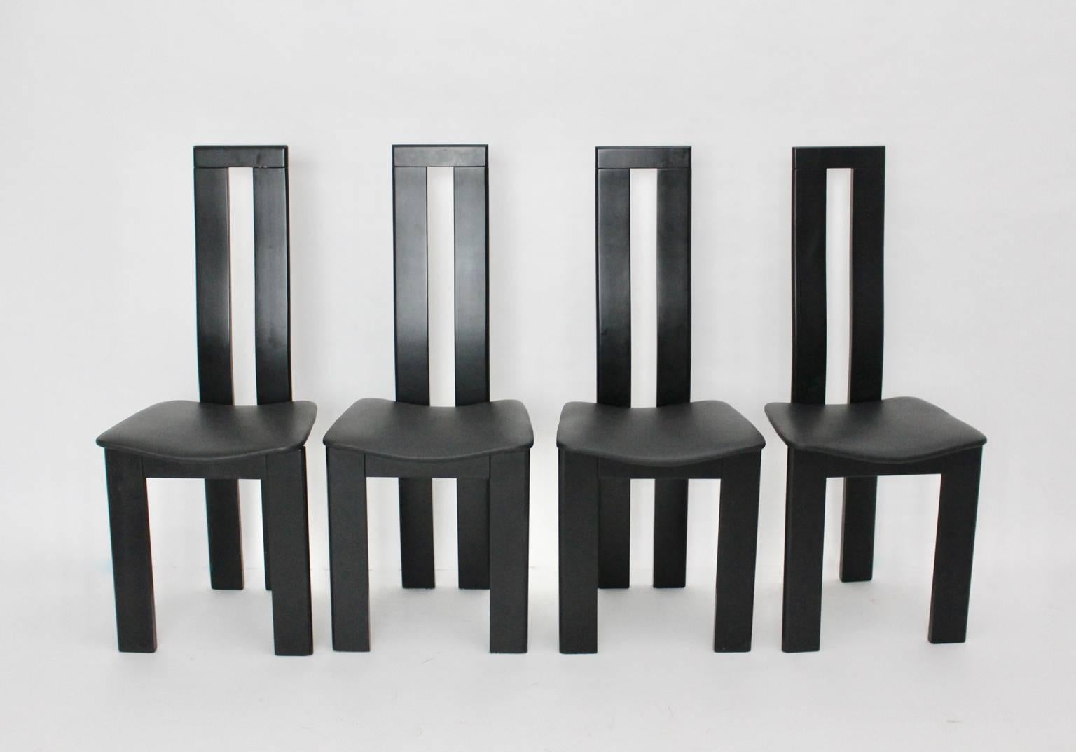 Mid Century Modern Sillas de comedor vintage negras de Pietro Costantini 1970 Italia Moderno de mediados de siglo en venta