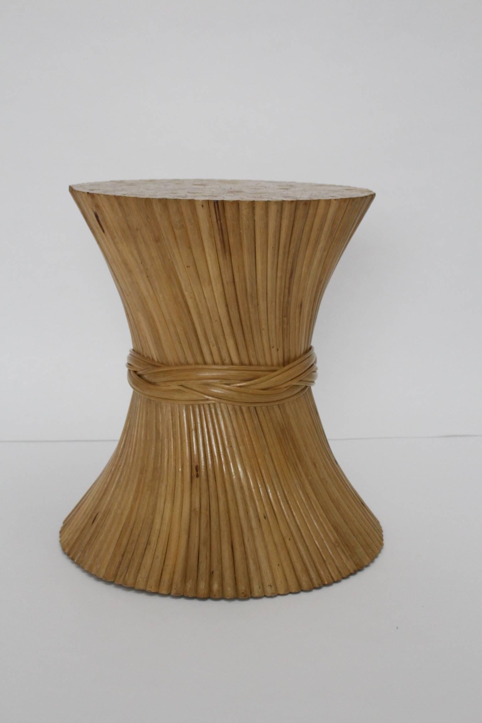 Esstisch aus Bambus im Vintage-Stil mit Weizengarbe Mc Guire, Mc Guire, um 1970  im Angebot 1