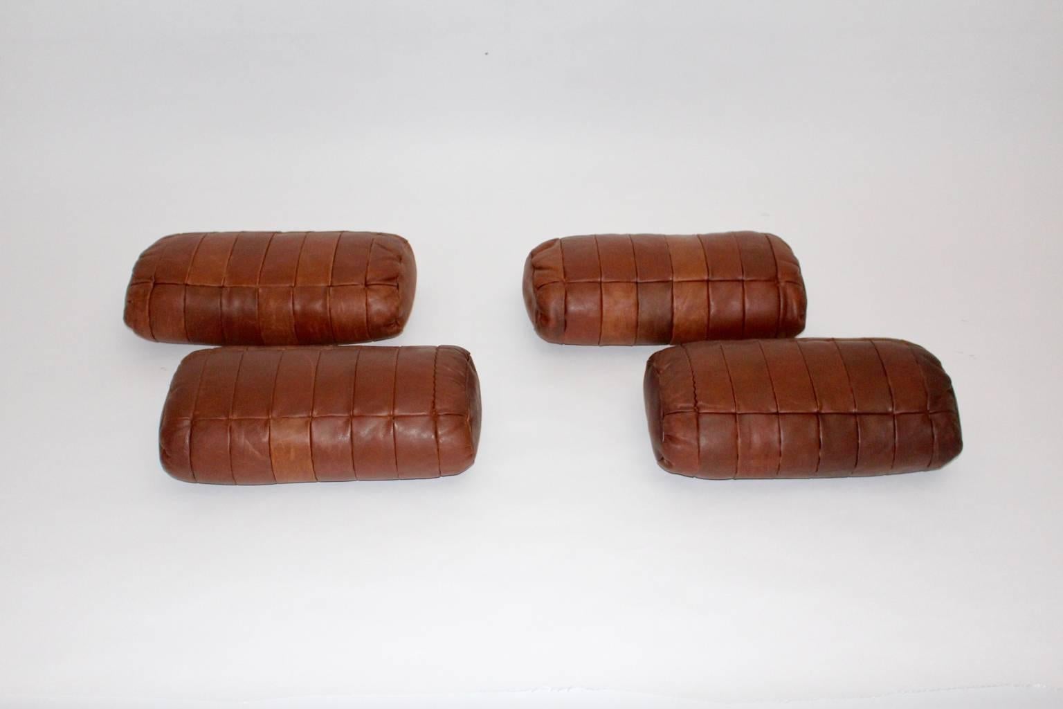 The Set of four  stitched leather pillows by De Sede 1970s Switzerland show a great patina.
The condition is very good.
        