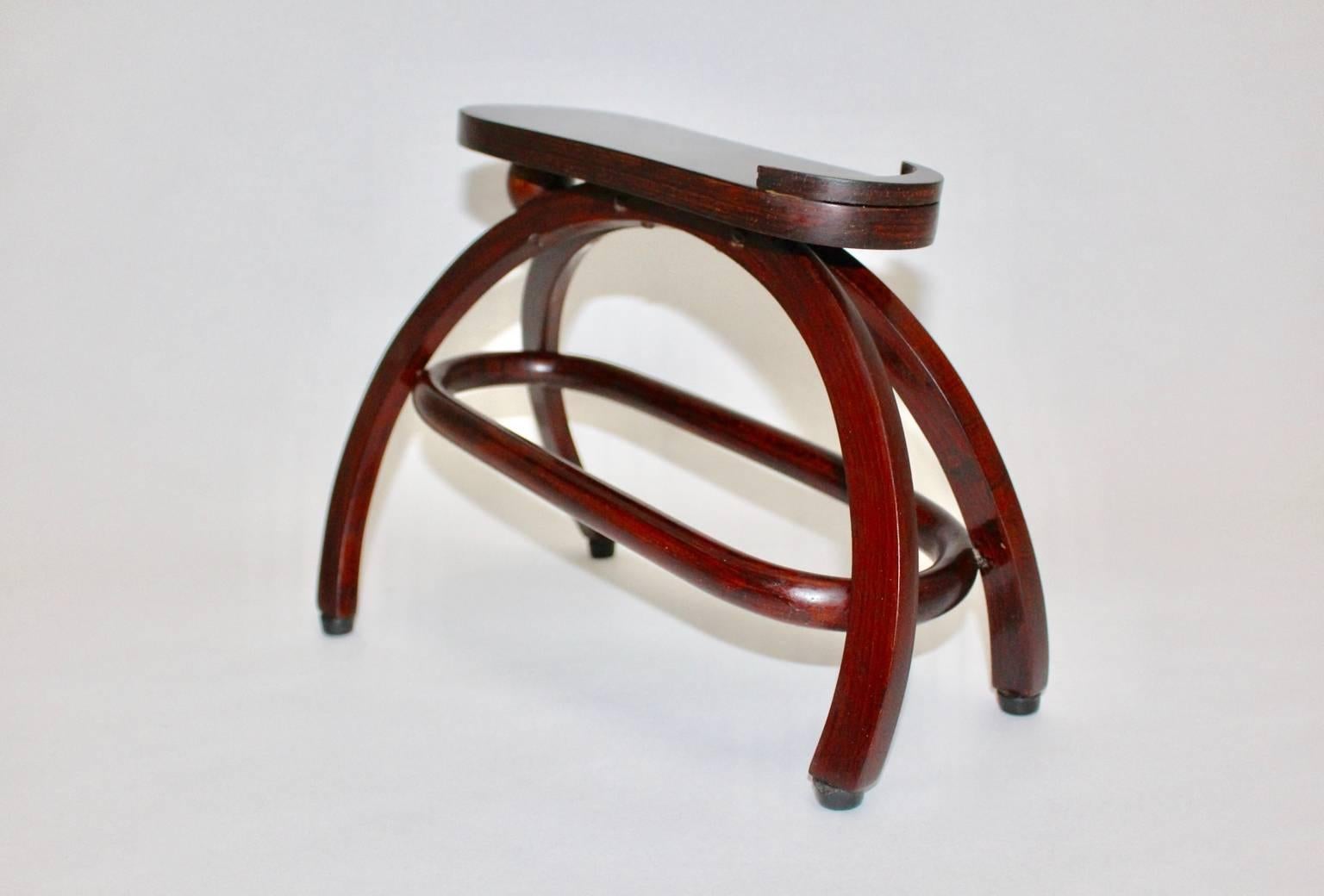 20th Century Jugendstil Beech Thonet Shoe Stool by Josef Hoffmann, circa 1907, Vienna For Sale