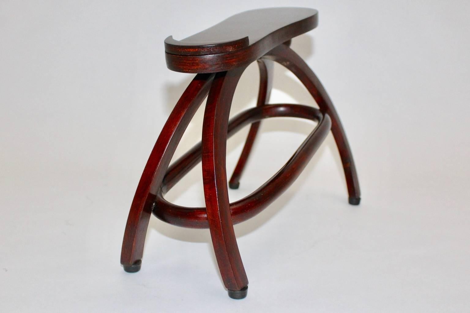 Jugendstil Beech Thonet Shoe Stool by Josef Hoffmann, circa 1907, Vienna For Sale 3