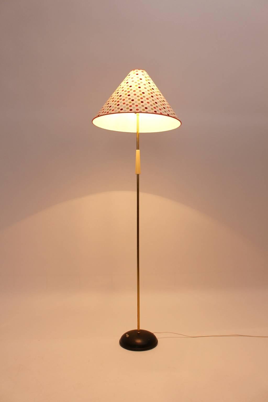 Mid Century Modern Vintage Brass Floor Lamp Austria, 1950 In Good Condition For Sale In Vienna, AT