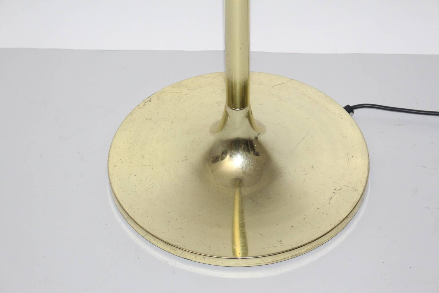 Space Age Vintage Brass Floor Lamp by Harvey Guzzini, circa 1970 In Good Condition For Sale In Vienna, AT