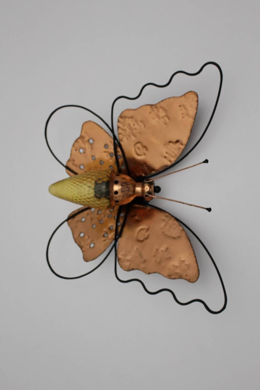 Aplique de pared de metal moderno de mediados de siglo Mariposa de metal dorado Austria, años 50 Moderno de mediados de siglo en venta