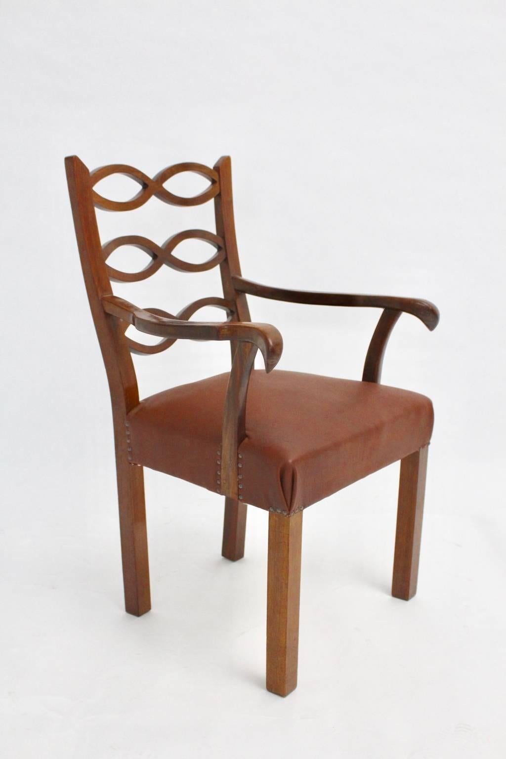 Vintage-Sessel aus Nussbaumholz aus der Art-déco-Ära von Hugo Gorge Wien, um 1925 (Art déco) im Angebot